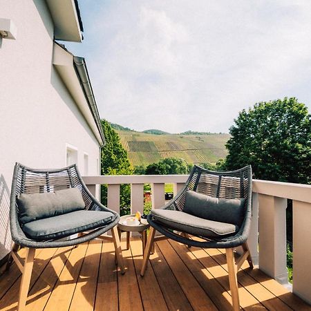 Gut Foersterlay - Exklusive Boutique Apartments Im Historischen Winzerhaus Direkt An Der Mosel Losnich Luaran gambar
