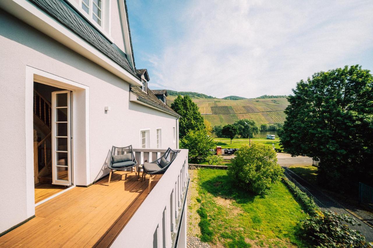 Gut Foersterlay - Exklusive Boutique Apartments Im Historischen Winzerhaus Direkt An Der Mosel Losnich Luaran gambar